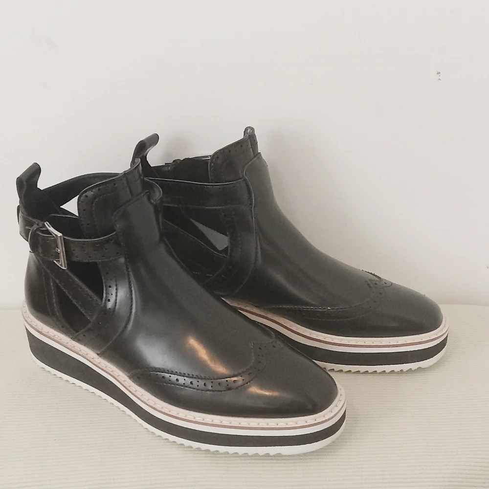 Zara Basic Black Patent Vegan Leather Wingtip Platform Buckle Ankle Boots Sz 7.5 - Picture 8 of 8